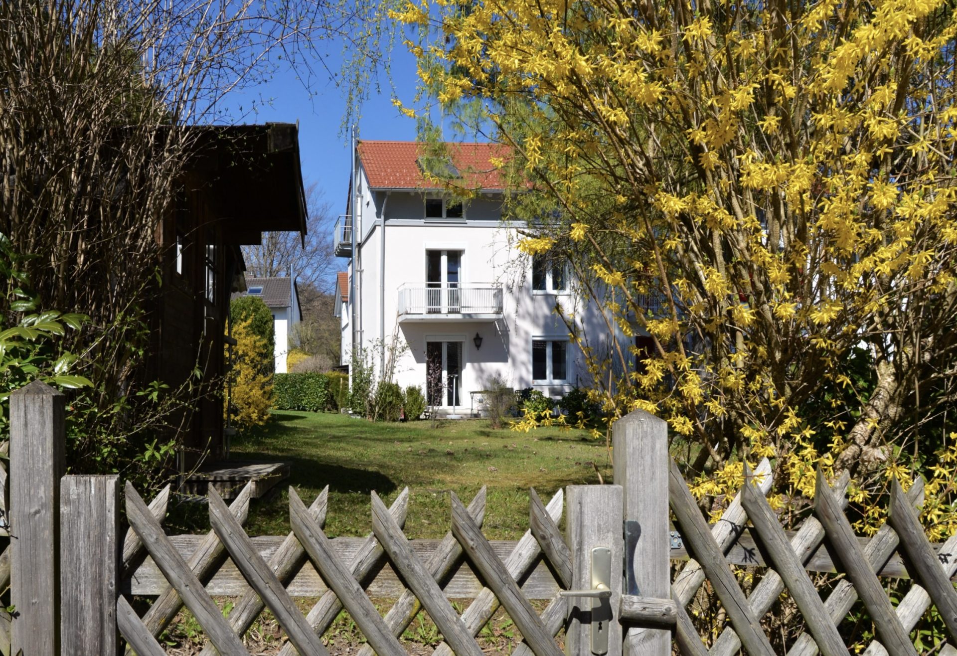 Charmantes-Reiheneckhaus-Starnberg-Blumensiedlung-Beitragsbild
