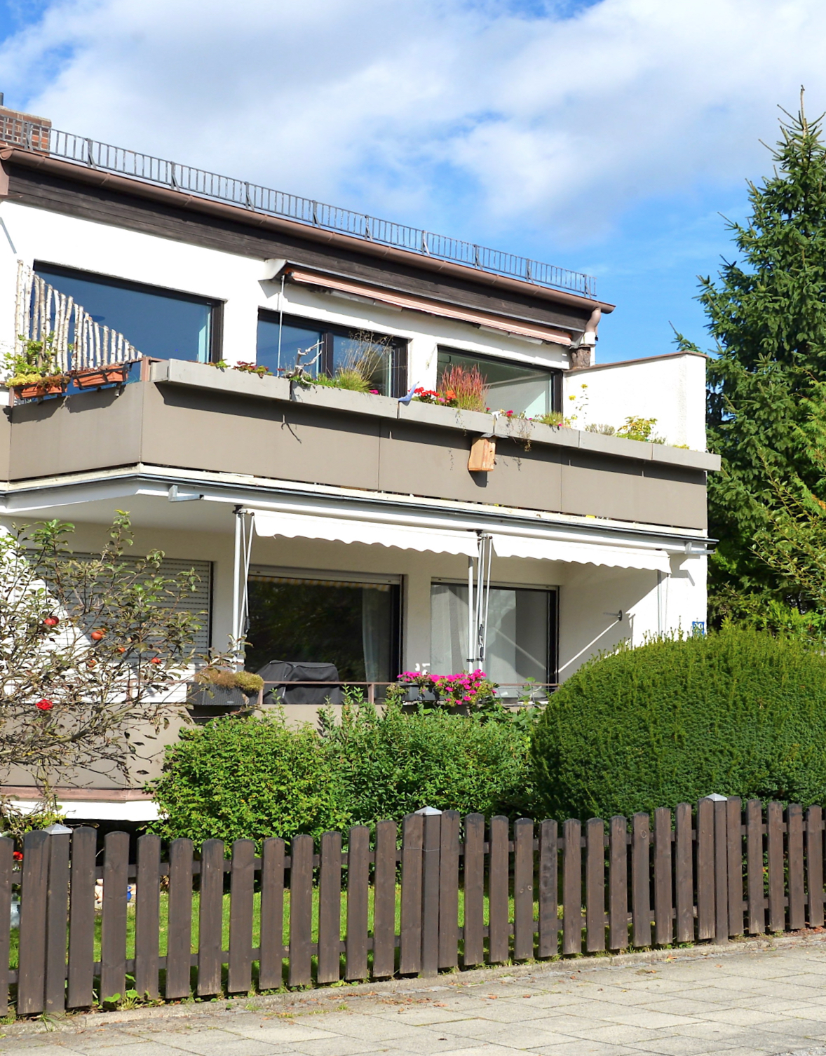 Hirschberg-Immobilien-3einhalb-Zimmer-Wohnung-Muenchen-Kleinhadern-Blumenau-Hausansicht