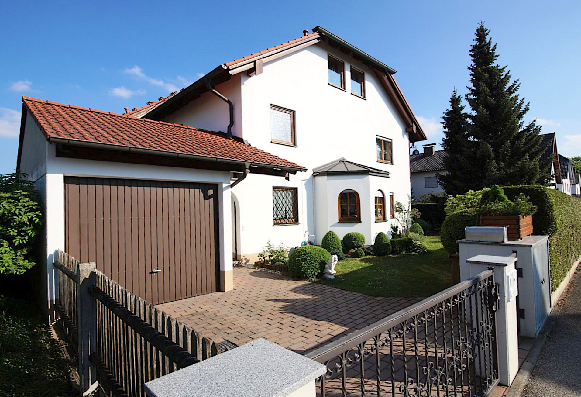 Hirschberg-Immobilien-Doppelhaushaelfte-Muenchen-Trudering-Beitragsbild